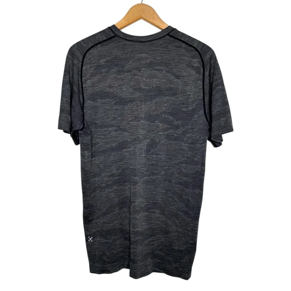 Lululemon Metal Vent Tech T shirt - Picture 5 of 7